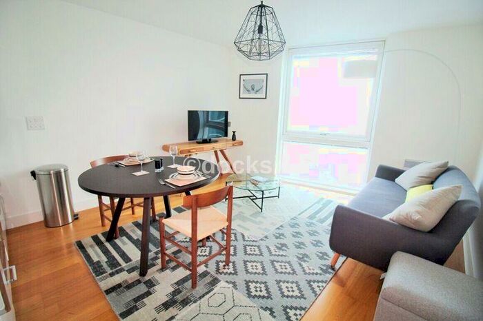 1 Bedroom Apartment To Rent In The Quays, Chatham Maritime, ME4