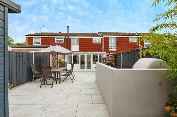 3 Bedroom Terraced House For Sale In Highview, Vigo, DA13