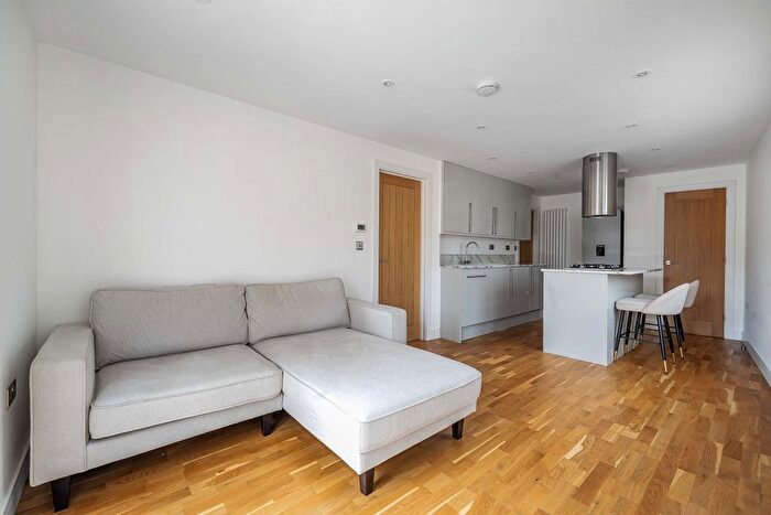 2 Bedroom Maisonette To Rent In School Road, Upper Beeding, Steyning, BN44