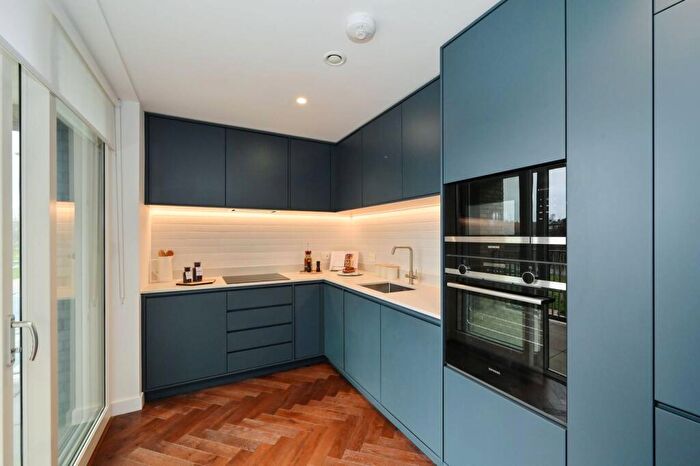 3 Bedroom Flat For Sale In Brent Cross Town, Brent Cross, NW2