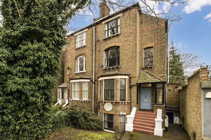 2 Bedroom Flat For Sale In Peckham Rye, East Dulwich, SE22