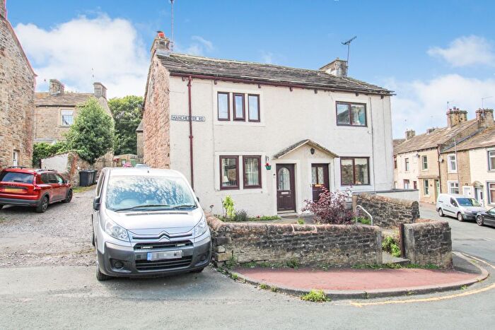 2 Bedroom Semi-Detached House For Sale In Manchester Road, Barnoldswick, Lancashire, BB18