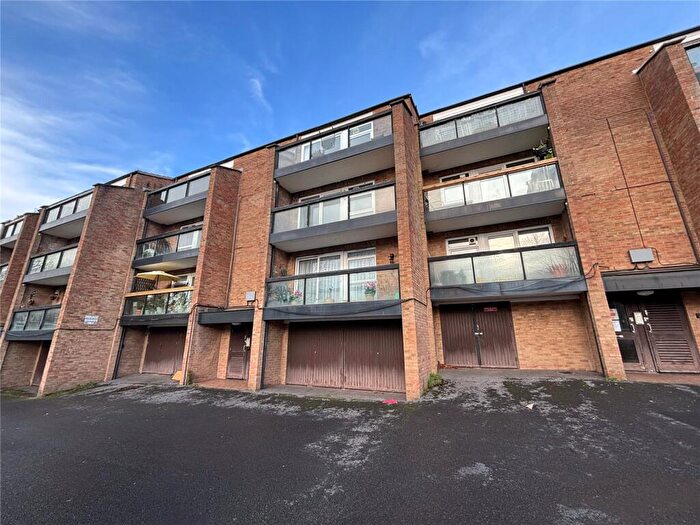 2 Bedroom Apartment For Sale In Manor Court, Trendlewood Park, Bristol, BS16