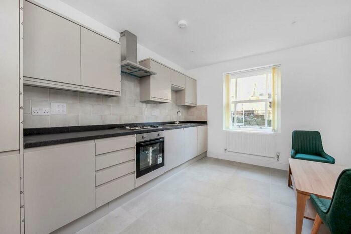 2 Bedroom Flat To Rent In Lewisham High Street, London, SE13
