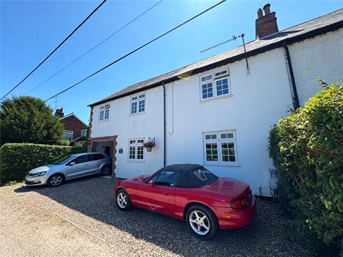 4 Bedroom Semi-Detached House For Sale In Palmers Lane, Burghfield Common, Reading, RG7