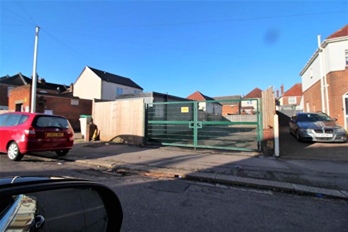 Plot To Rent In Lumsden Avenue, Shirley, SO15