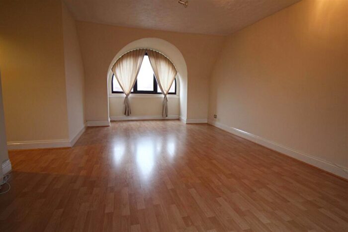 2 Bedroom Flat To Rent In Parish House, Southgate, RH11
