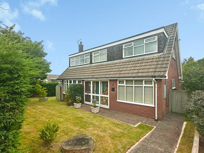 4 Bedroom Detached House For Sale In Davenport Close, Leek, Staffordshire, ST13