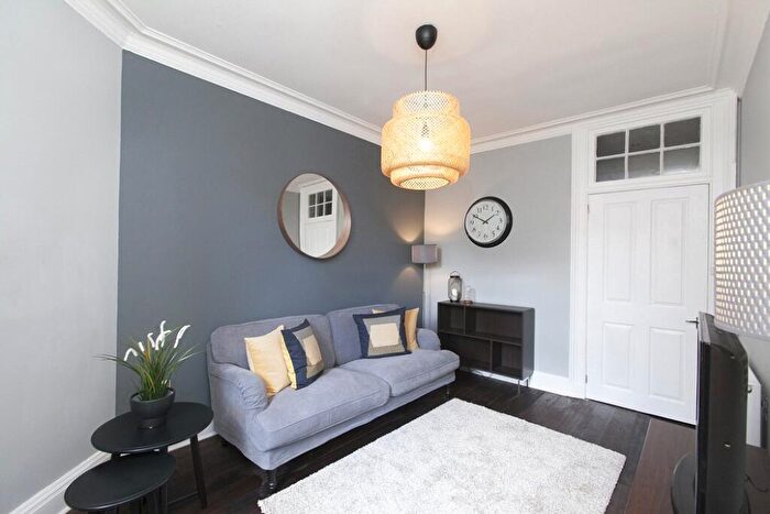 1 Bedroom Flat To Rent In Torphichen Place, Edinburgh, EH3