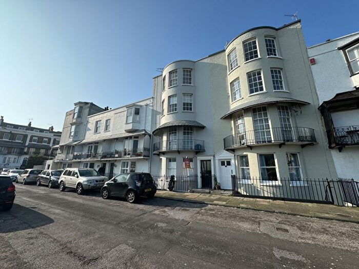 1 Bedroom Flat To Rent In Spencer Square, Ramsgate, CT11