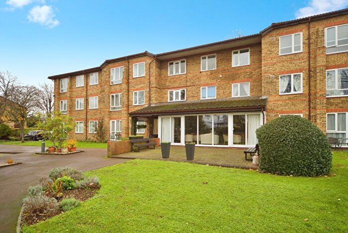 1 Bedroom Flat For Sale In Cambridge Road, London, London, E11