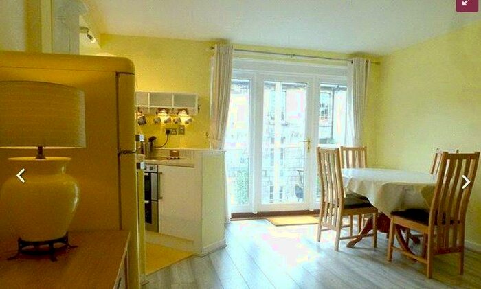 2 Bedroom Flat To Rent In St Bernards Row, Stockbridge, Edinburgh, EH4