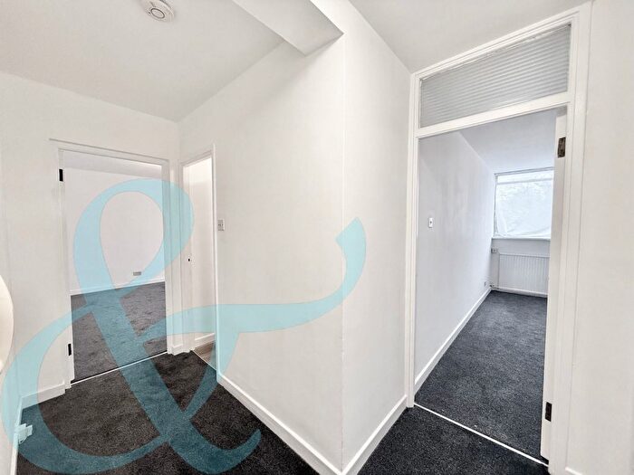 1 Bedroom Flat To Rent In Holden Road, London, N12