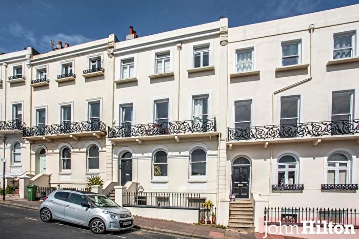 1 Bedroom Flat For Sale In Roundhill Crescent, Brighton, BN2