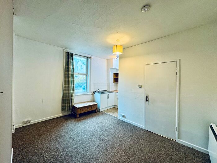 1 Bedroom Flat For Sale In Teignmouth Road, Torquay, TQ1