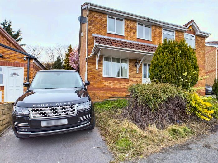 3 Bedroom Semi-Detached House To Rent In Ploughmans Croft, Bradford, BD2