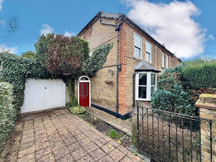 2 Bedroom Semi-Detached House For Sale In Glory Mill Lane - Corner Plot, HP10