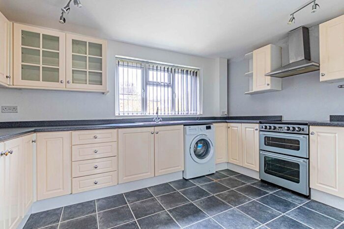 3 Bedroom End Of Terrace House To Rent In Newlands Road, Hemel Hempstead, HP1