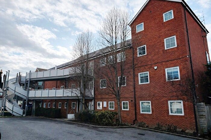 2 Bedroom Flat For Sale In Goodwin Gardens, Evesham, WR11