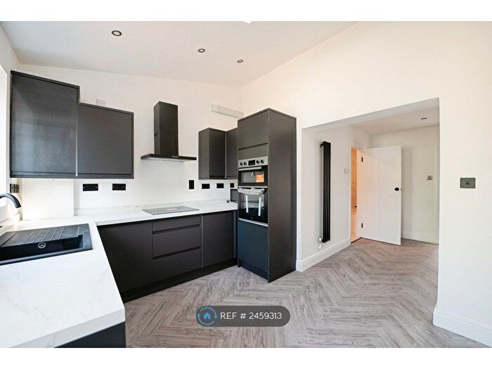 3 Bedroom Terraced House To Rent In London, London, RM10