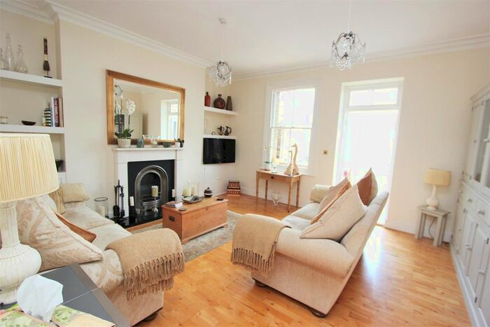 2 Bedroom Detached House To Rent In Grove Hall, - West Grove, SE10