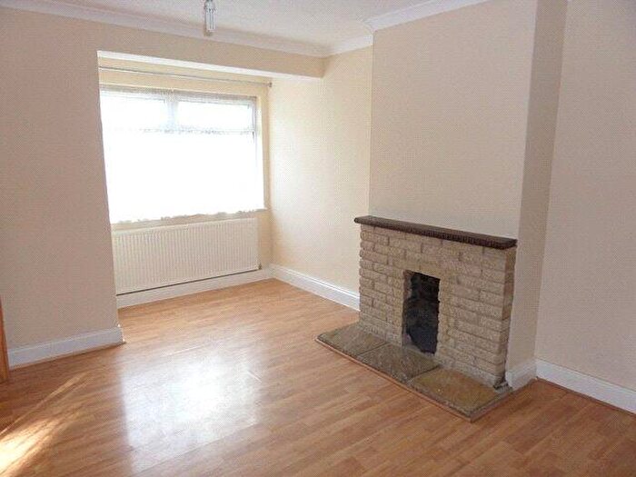 3 Bedroom House To Rent In Bridge Road, Bridge Road, Chessington, Surrey, KT9