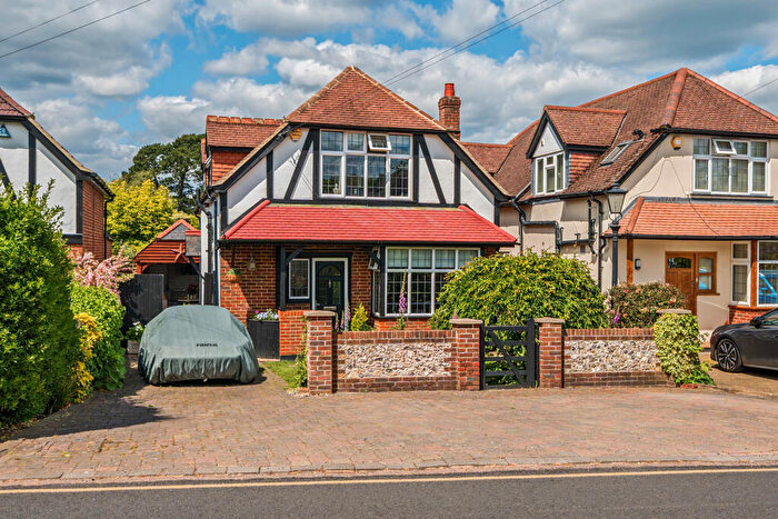 4 Bedroom Detached House For Sale In Lower Road, Great Bookham, KT23