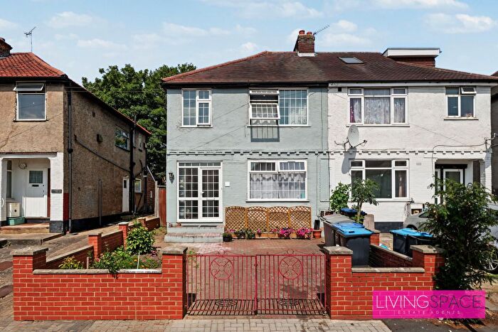 4 Bedroom Semi-Detached House To Rent In Burgess Avenue, Kinsbury, NW9