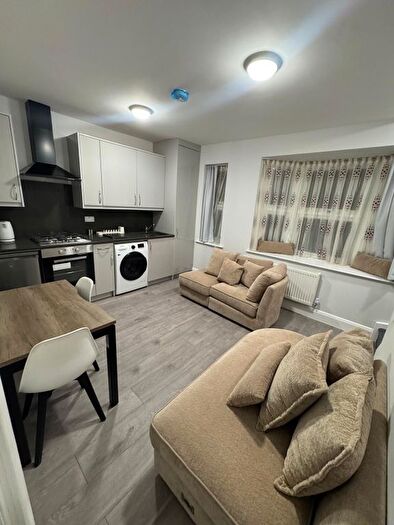 1 Bedroom Flat To Rent In Green Lane, Ilford, IG3