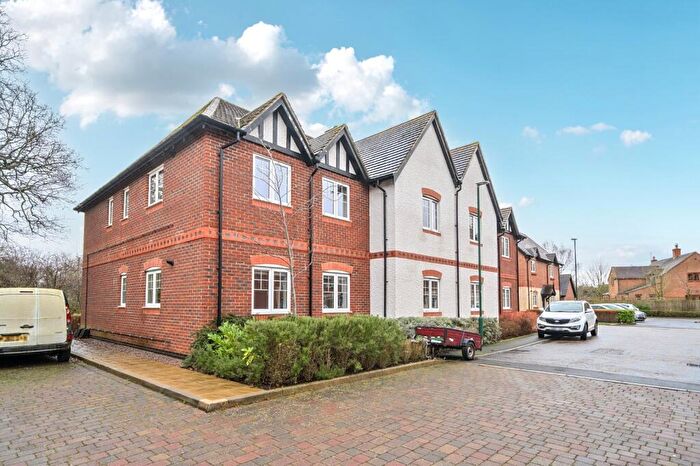 2 Bedroom Flat For Sale In Drovers Close, Balsall Common, Coventry, West Midlands, CV7