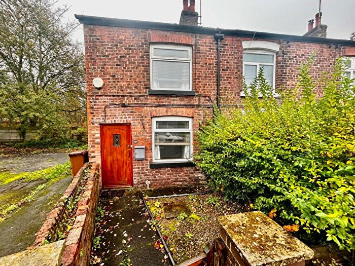 2 Bedroom House To Rent In Padden Brook, Romiley, Stockport, SK6