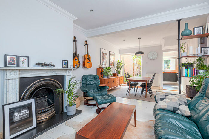 2 Bedroom Terraced House To Rent In High Street, Southgate, London, N14