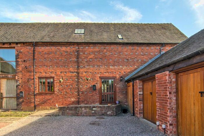 3 Bedroom Property To Rent In Old Stafford Road, Slade Heath, Wolverhampton, WV10