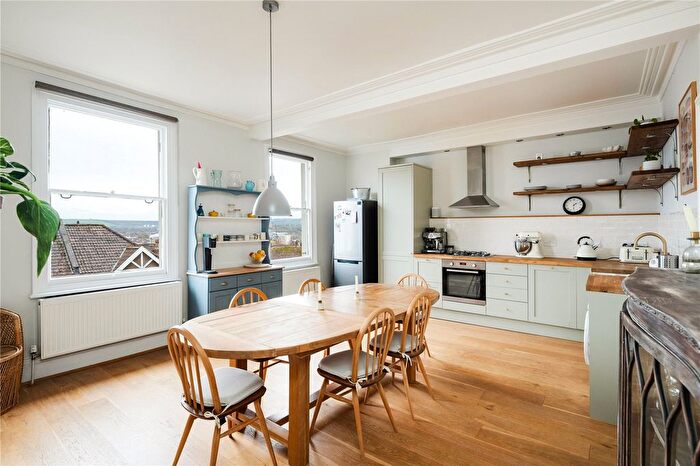 2 Bedroom Flat For Sale In Randall Road, Clifton, Bristol, BS8
