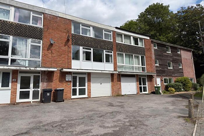 5 Bedroom Detached House To Rent In Sparkford Close, SO22