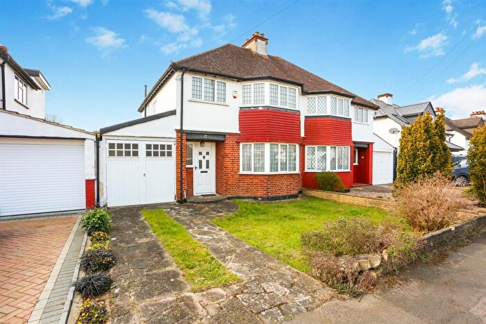 3 Bedroom Semi Detached House For Sale In Milton Avenue, Sutton, SM1