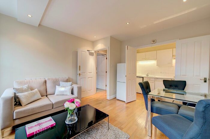 2 Bedroom Flat To Rent In Nottingham Place, London, W1U