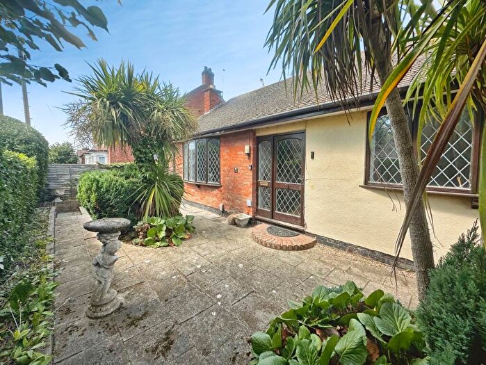 3 Bedroom Bungalow To Rent In Clarendon Road, Hinckley, Leicestershire, LE10