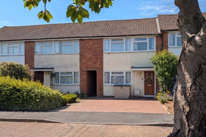 3 Bedroom Terraced House To Rent In Woking, Surrey, GU21