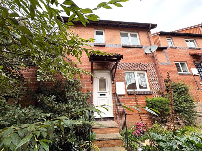 3 Bedroom Property To Rent In Farm Hill, Exeter, EX4