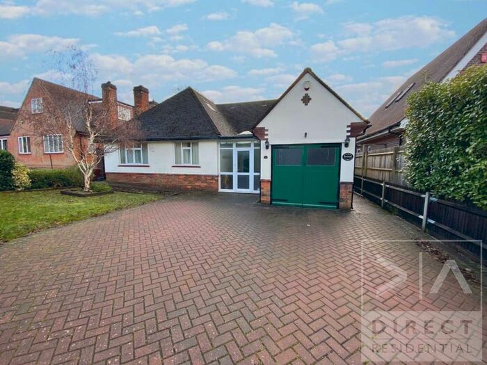 4 Bedroom Detached Bungalow To Rent In Yew Tree Bottom Road, Epsom, KT17
