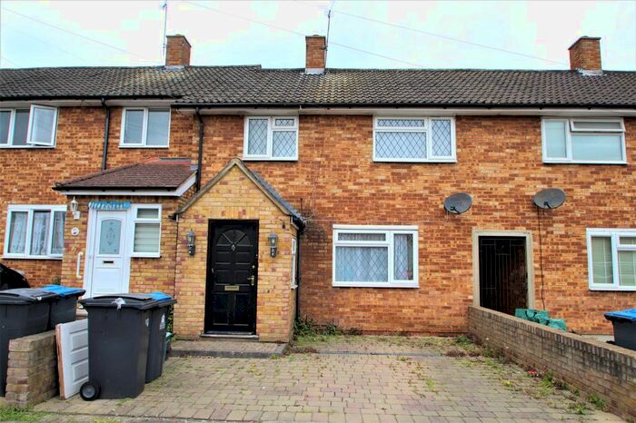 3 Bedroom Terraced House To Rent In Kent Way, Surbiton, Surrey, KT6