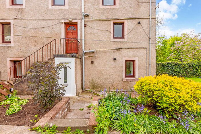 2 Bedroom Flat For Sale In Railway Place, Cupar, KY15