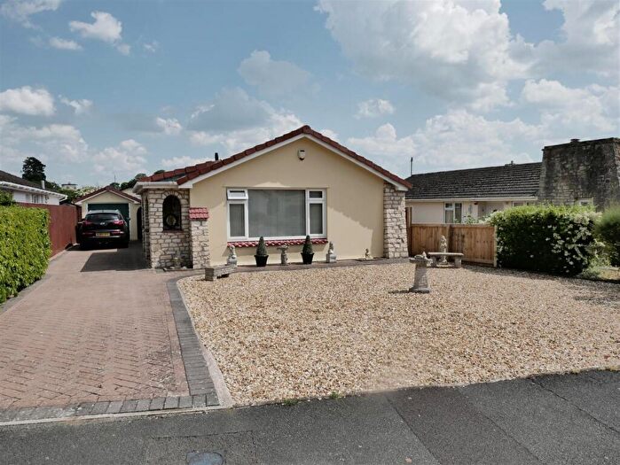3 Bedroom Detached House For Sale In Oldbury Way, Curzon Park, Calne, SN11