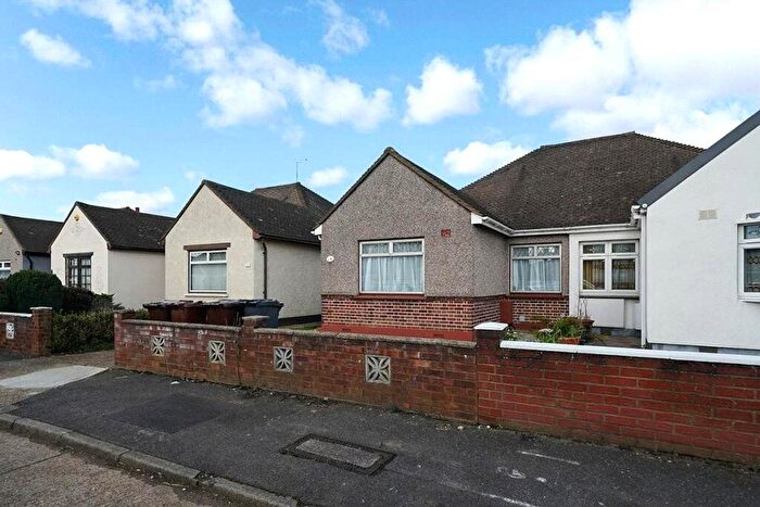 4 Bedroom Bungalow For Sale In Purland Close, Dagenham, RM8