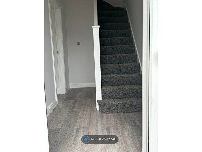 3 Bedroom Terraced House To Rent In Knollmead, Surbiton, KT5