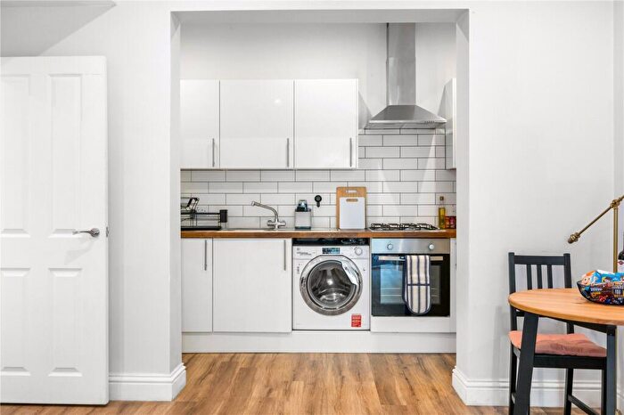 2 Bedroom Apartment For Sale In Albert Road, Brighton, East Sussex, BN1 - Photo 2