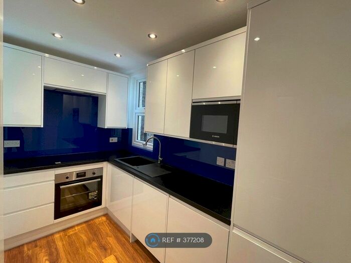 2 Bedroom Flat To Rent In Wimbledon, Wimbledon, SW20