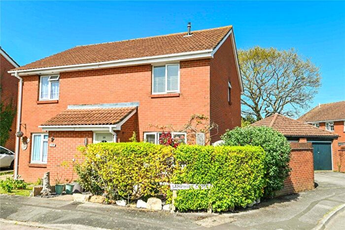 3 Bedroom Semi Detached House For Sale In Samphire Close, Lymington, SO41
