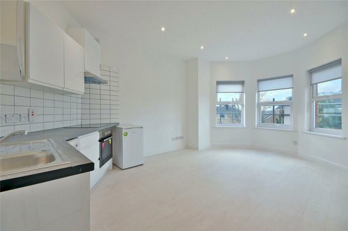 1 Bedroom Flat To Rent In Gainsborough Road, Woodside Park, N12